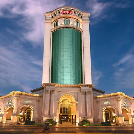 Safi Royal Luxury Valle San Pedro Garza Garcia Exteriör bild The Green Tower
