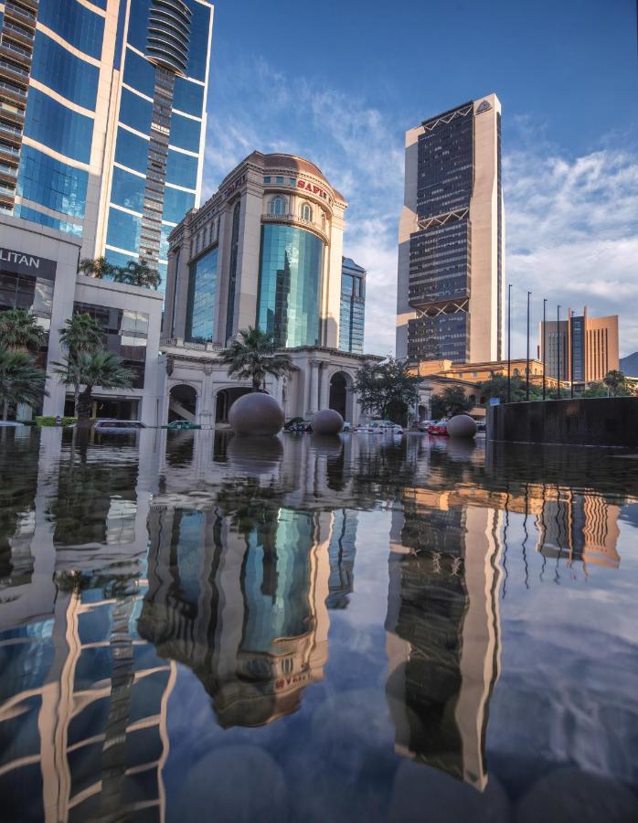 Safi Royal Luxury Valle San Pedro Garza Garcia Exteriör bild The Petronas Twin Towers, Kuala Lumpur