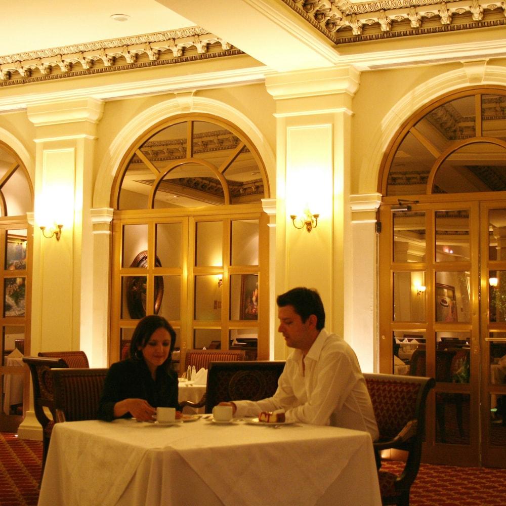 Safi Royal Luxury Valle San Pedro Garza Garcia Exteriör bild Interior of the restaurant