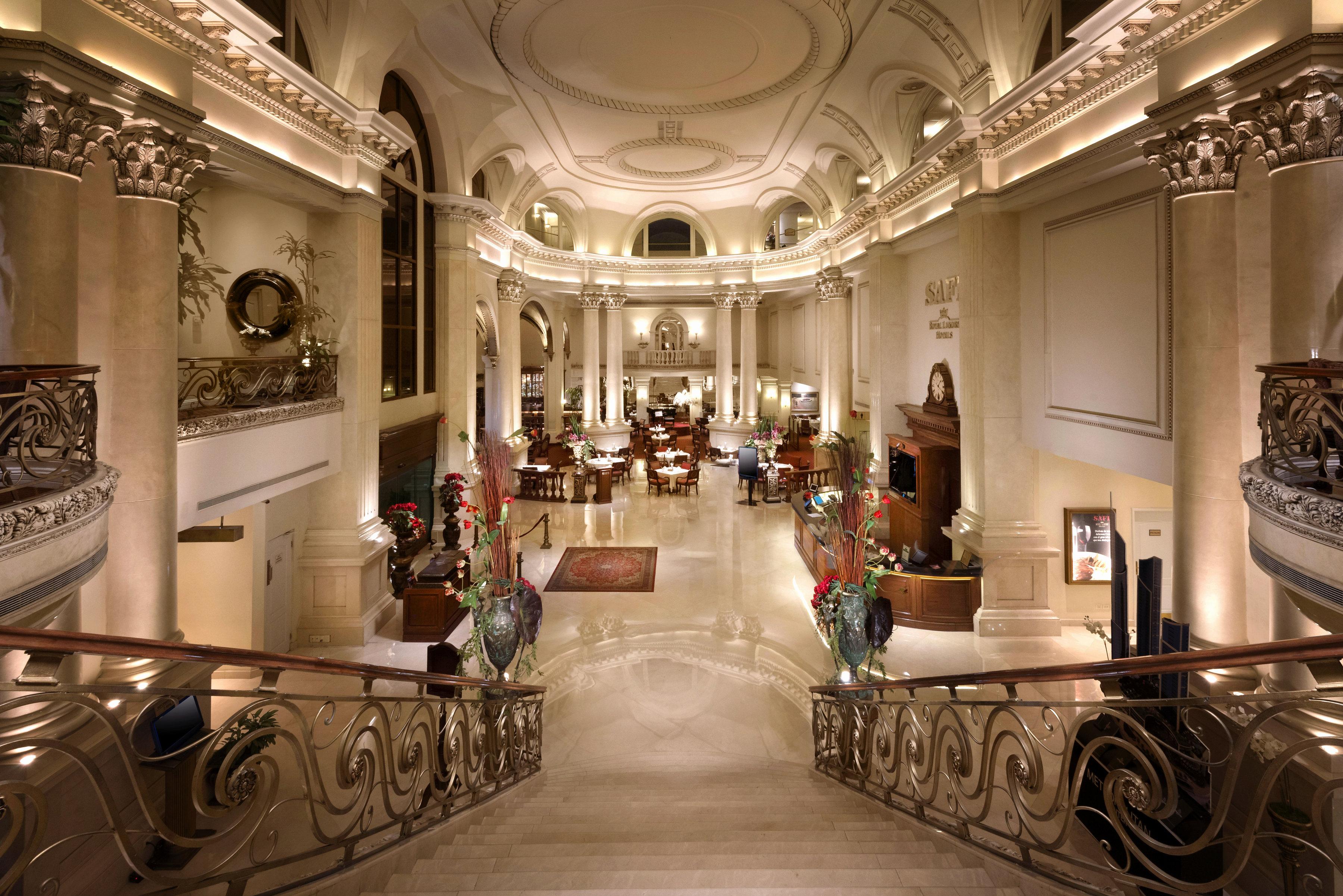 Safi Royal Luxury Valle San Pedro Garza Garcia Exteriör bild The lobby of the Four Seasons Hotel