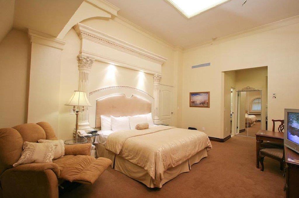 Safi Royal Luxury Valle San Pedro Garza Garcia Rum bild A bedroom at the hotel