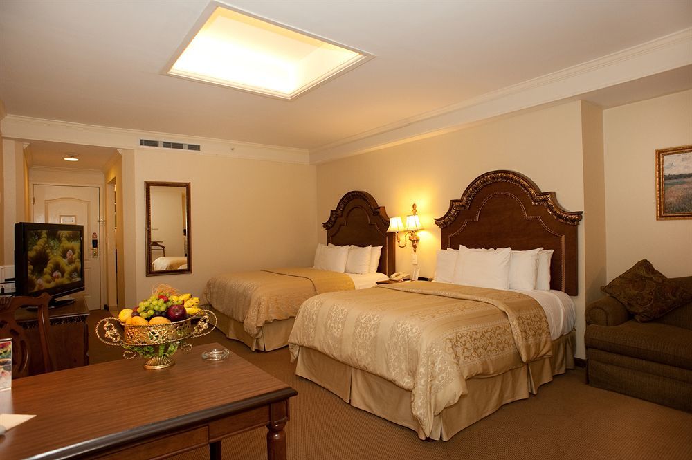 Safi Royal Luxury Valle San Pedro Garza Garcia Exteriör bild A room at the Inn at the Opera